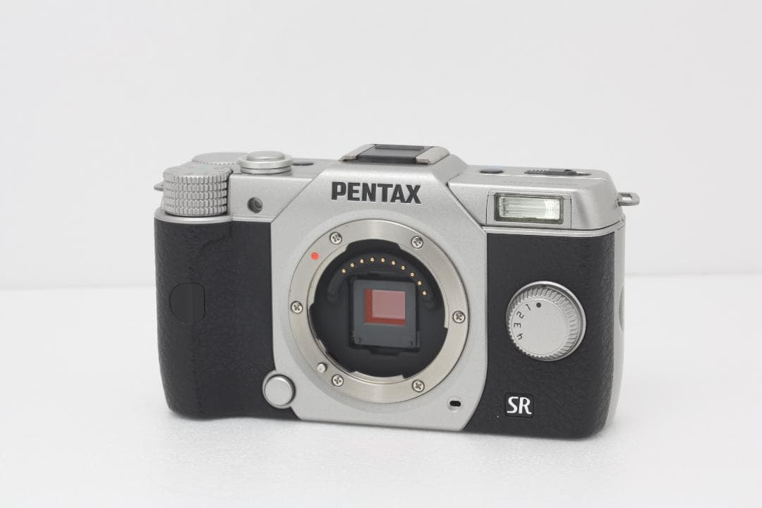【良品】ペンタックス PENTAX Q10 ボディ シルバー 完動品 #353a
