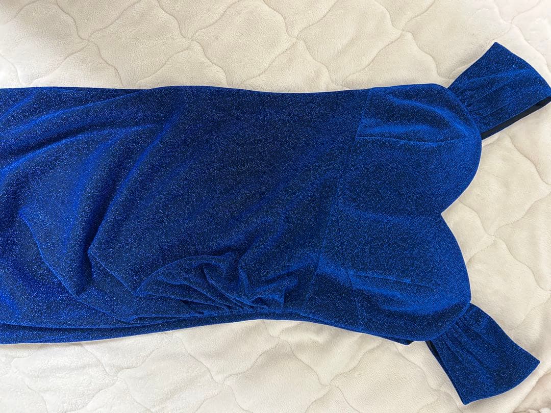 【UNA VALERIE / ウナヴァレリェ】 オフショル/キャバドレス