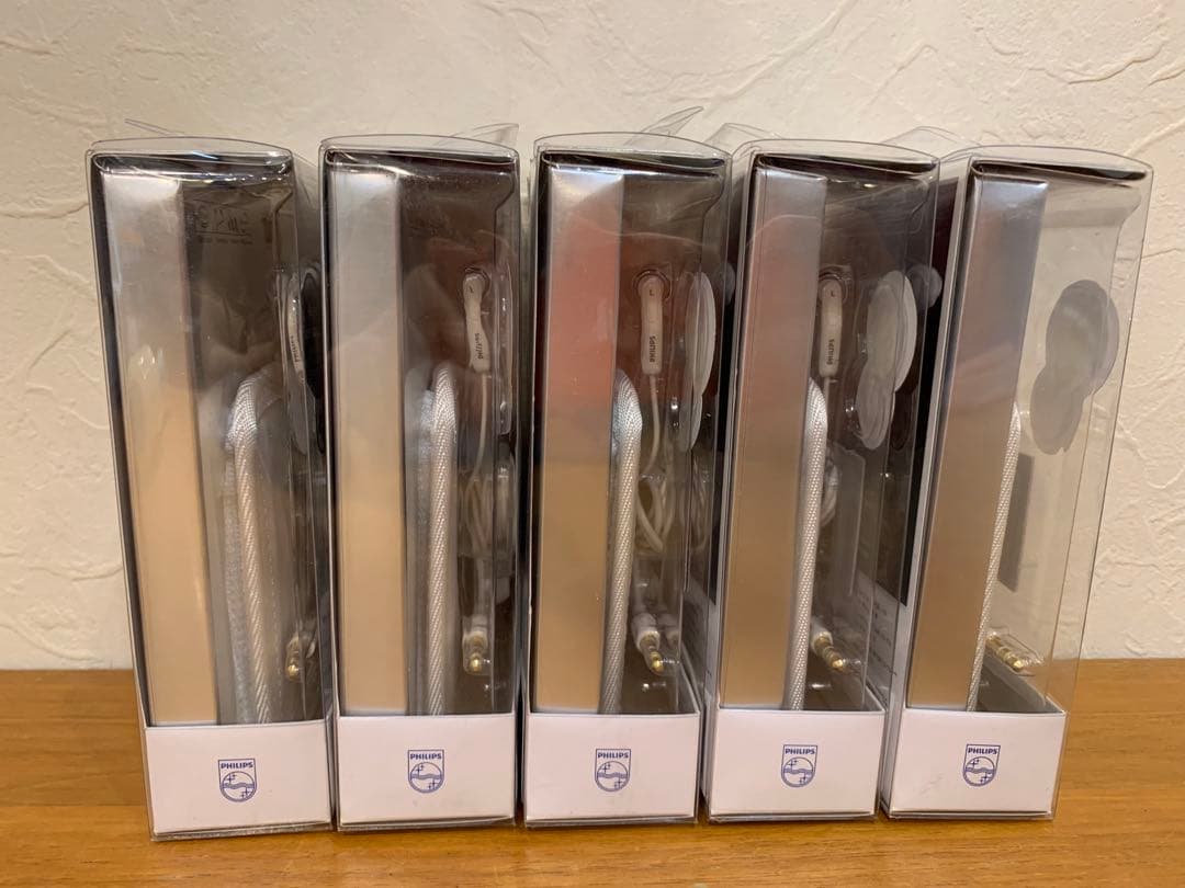 N0821-13★未使用 PHILIPS 高精度サウンド インイヤーヘッドフォン
