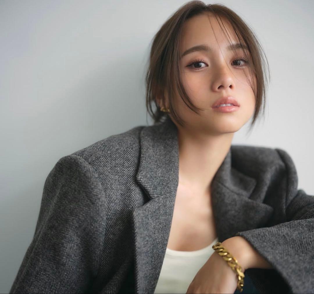 専用　コエリー　シールームリン　伊原葵グレー テーラードジャケット