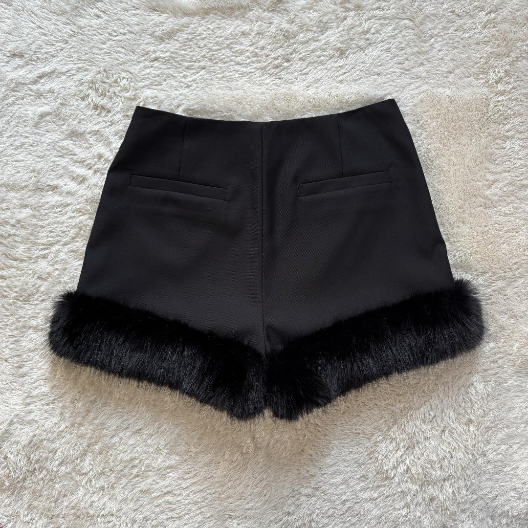 新品　タグ付き　大人気　近年モデル　リリーブラウン　ズボン　ショートパンツ