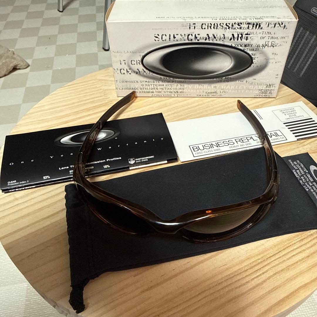 Oakley minute 2.0 サングラス ダークアンバー ダークブロンズ