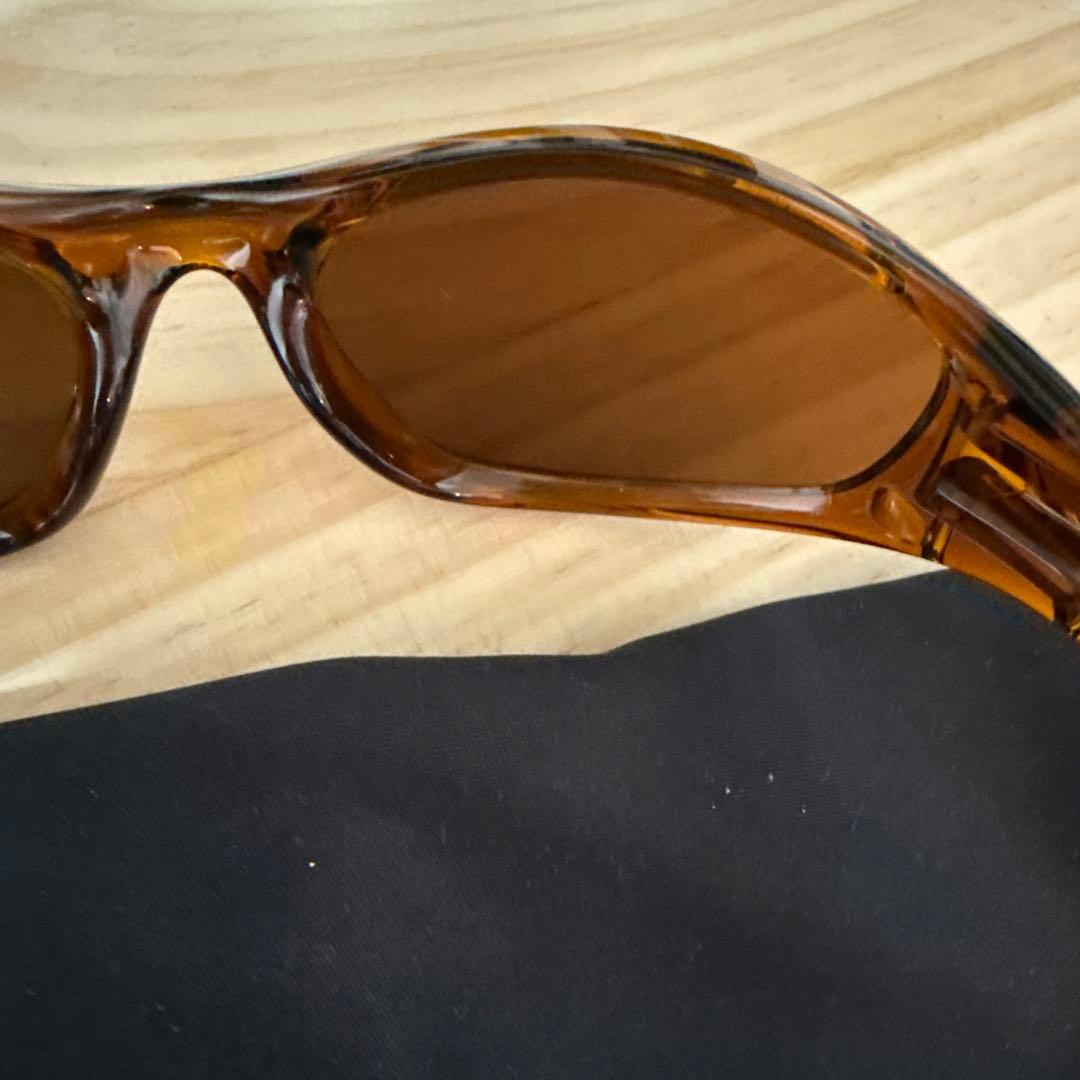 Oakley minute 2.0 サングラス ダークアンバー ダークブロンズ