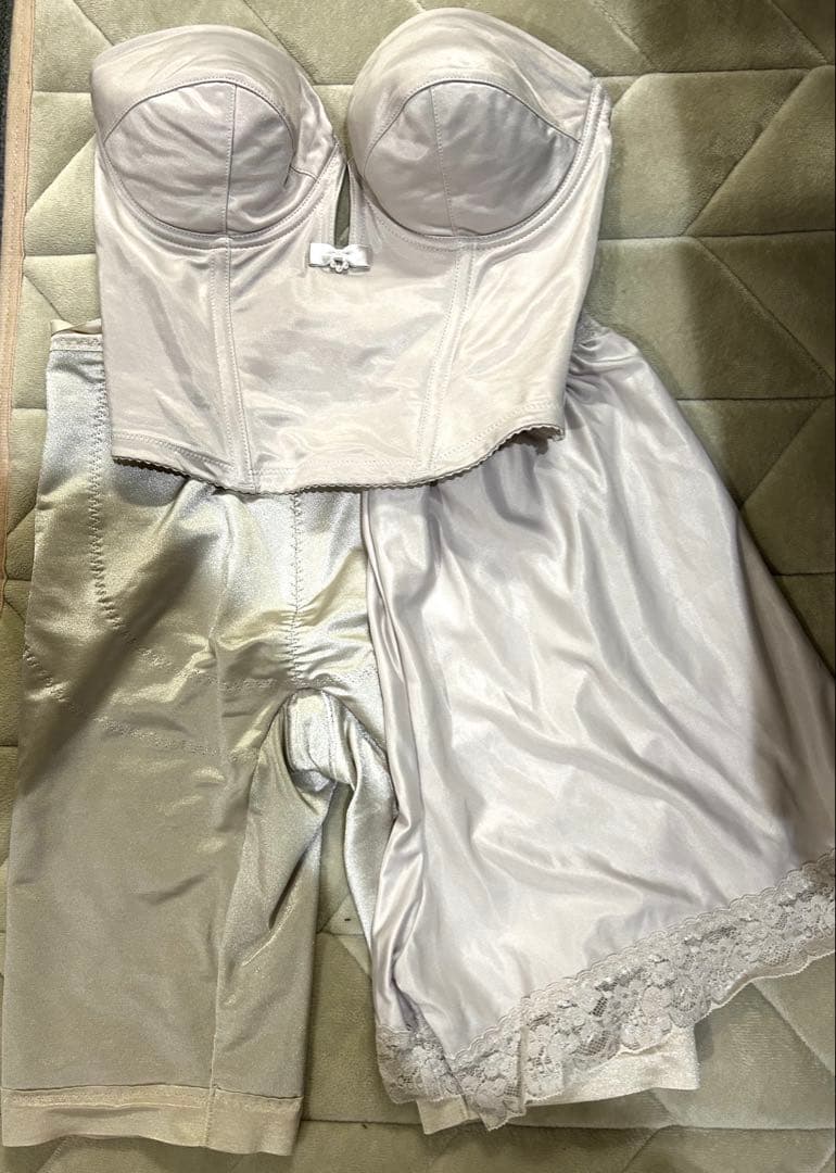 ブライダルブルーム ブライダルインナーショートビスチェD70&フレアパンツ　3点