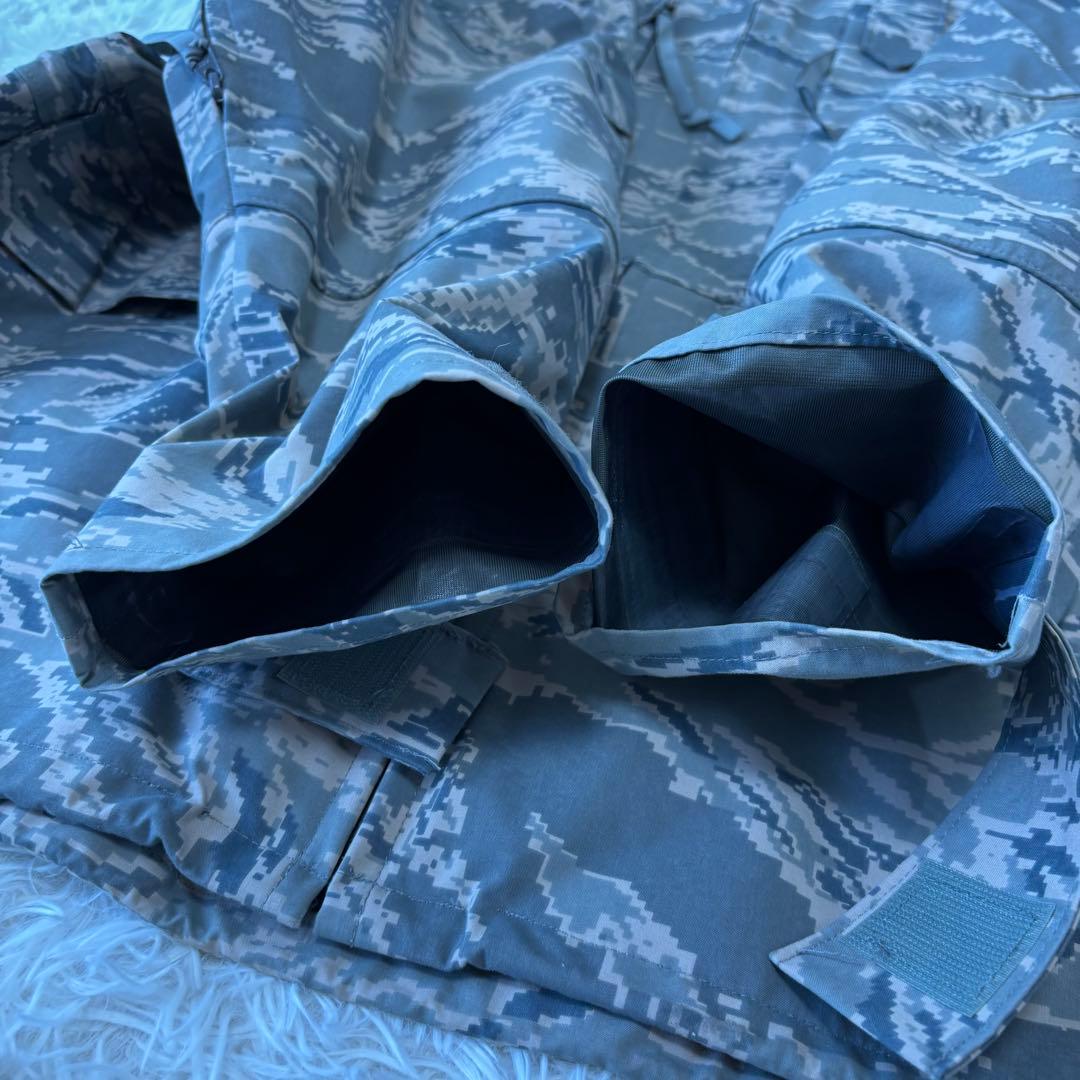 米空軍放出　ミリタリーゴアテックス　APECS タイガーカモ　全天候型パーカーL