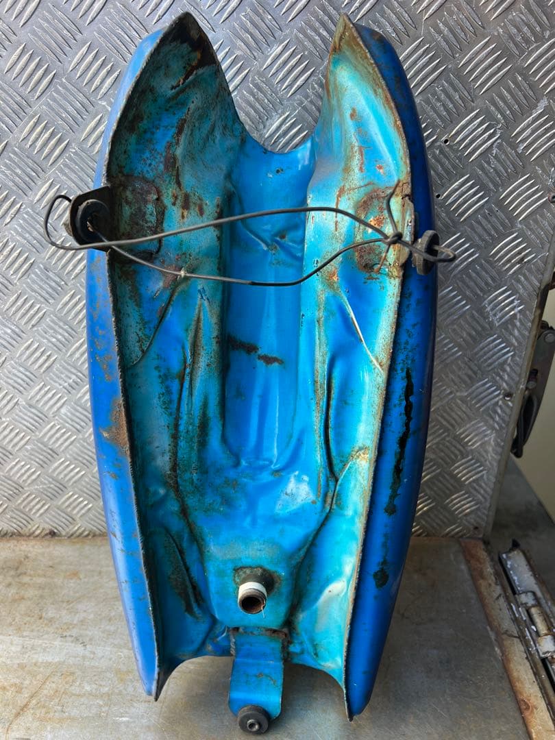 KAWASAKI 青 タンク 傷あり　500SS H1A