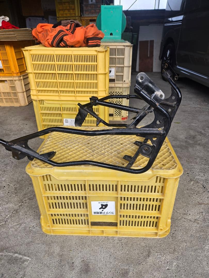 GPZ900R アッパーカウルフレーム