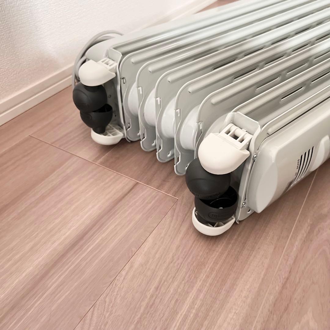 【極美品✨】 DeLonghi デロンギ オイルヒーター ホワイト 暖房器具 冬