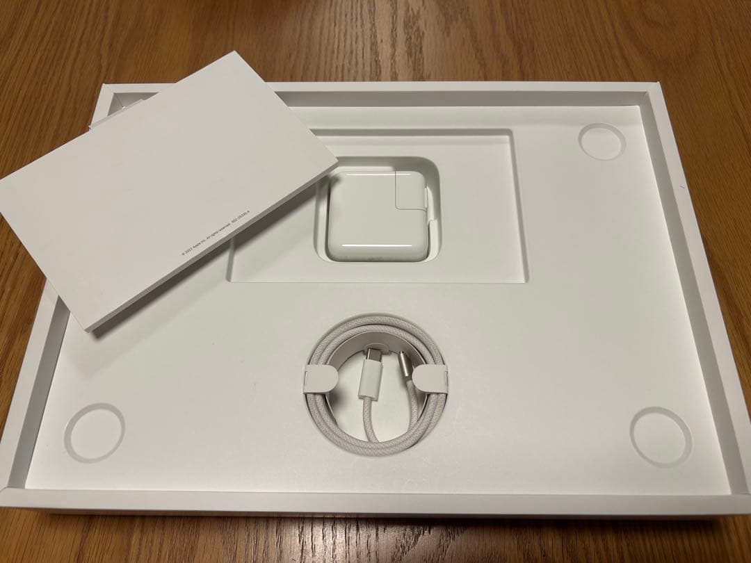 MacBook Air M2 13.6インチ スターライト