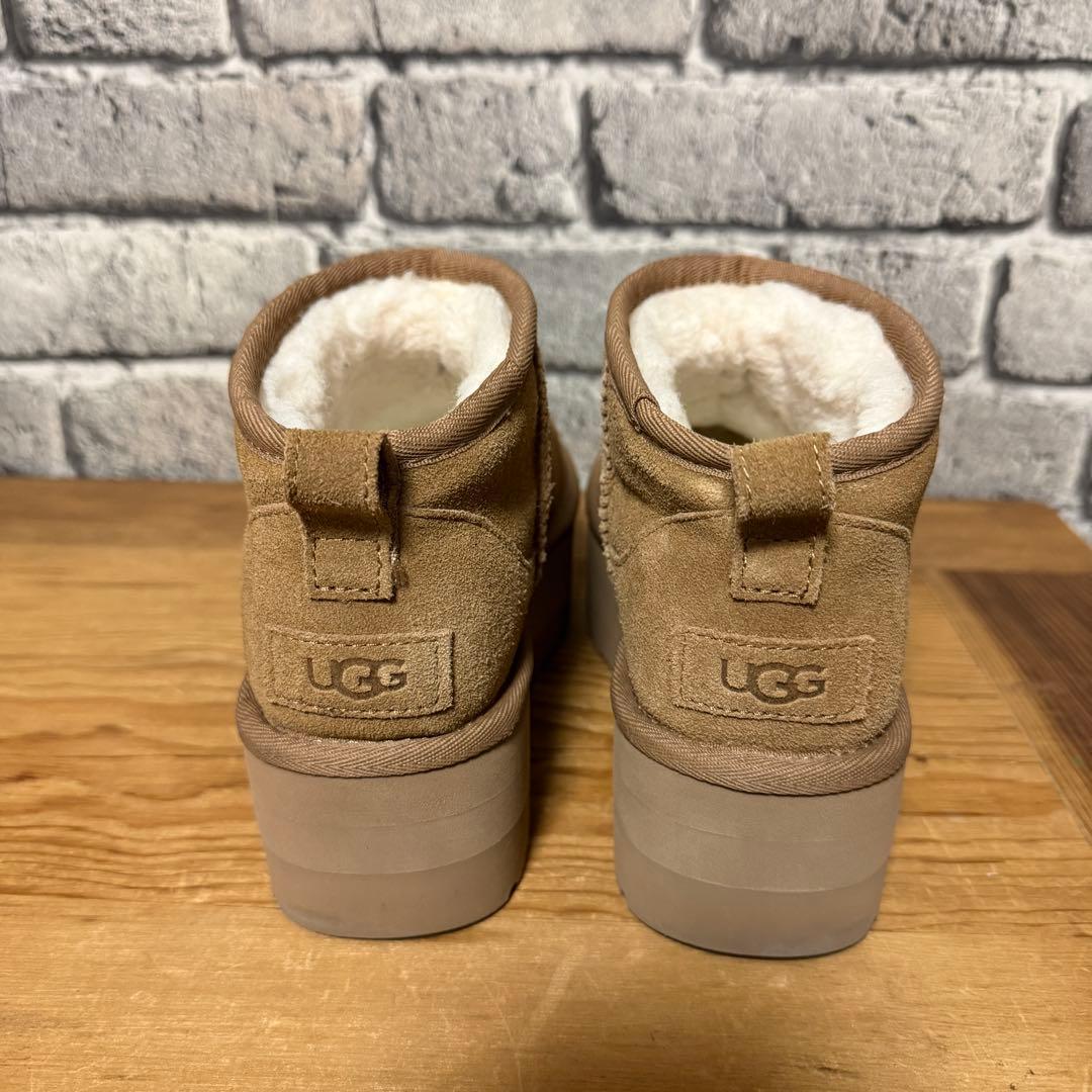 靴 UGG W CLASSIC ULTRA MINI PLATFORM 22cm