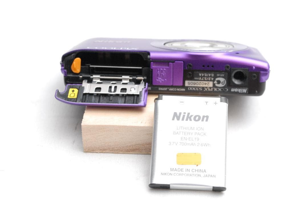 Nikon COOLPIX S3300 (良品）