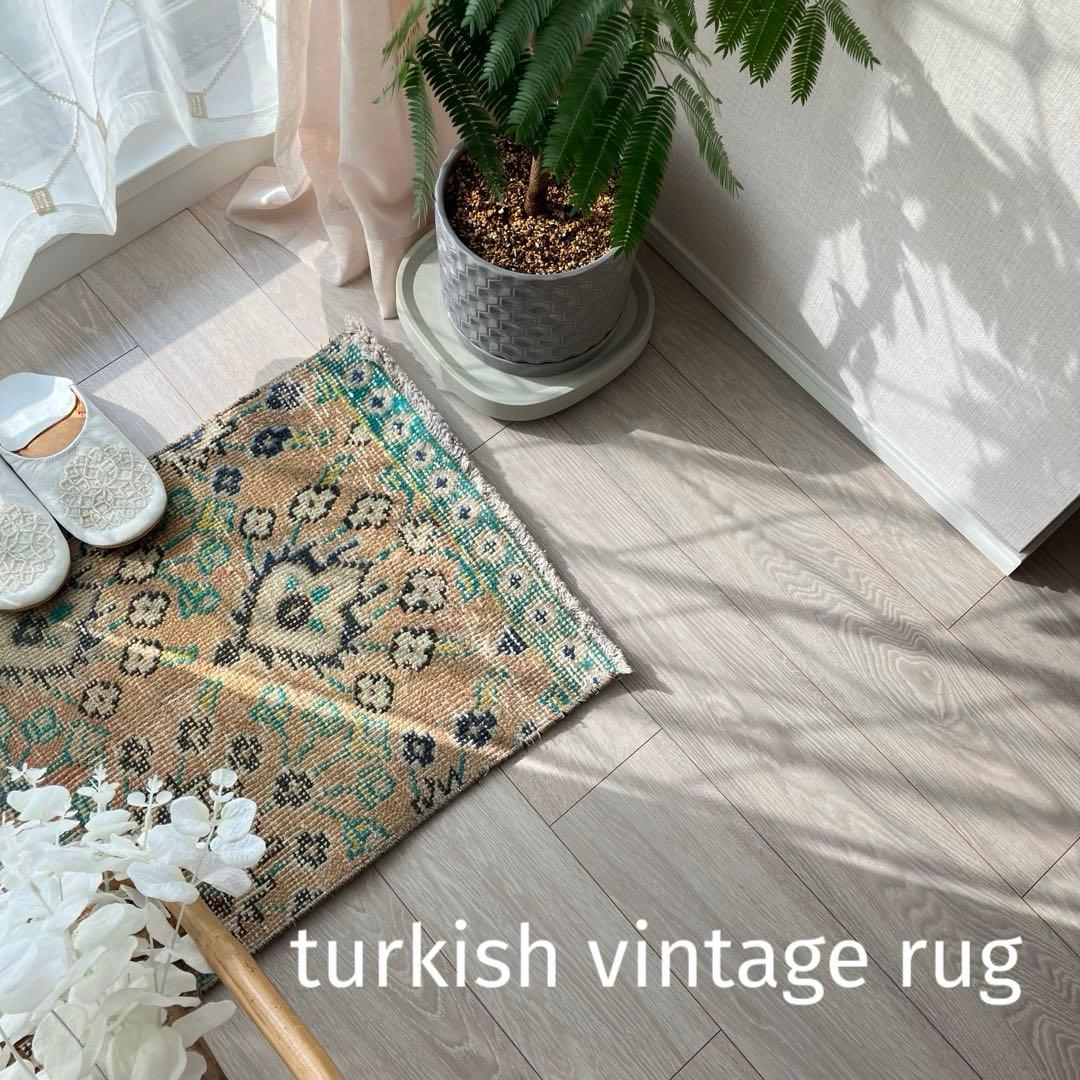 厚みウール　くすみベージュ　グリーン　ロング　ランナー　トルコヴィンテージラグ