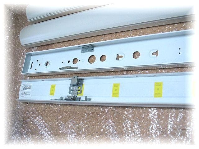 LEDベースライト3台【 NNLK41509 & NNL4600ENKLE9】