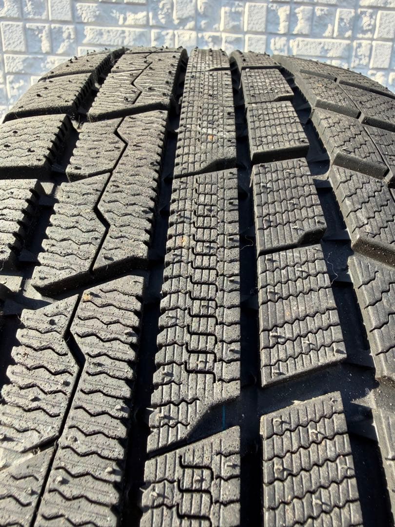 スタッドレスタイヤ　ホイールセット 4本215/60R17