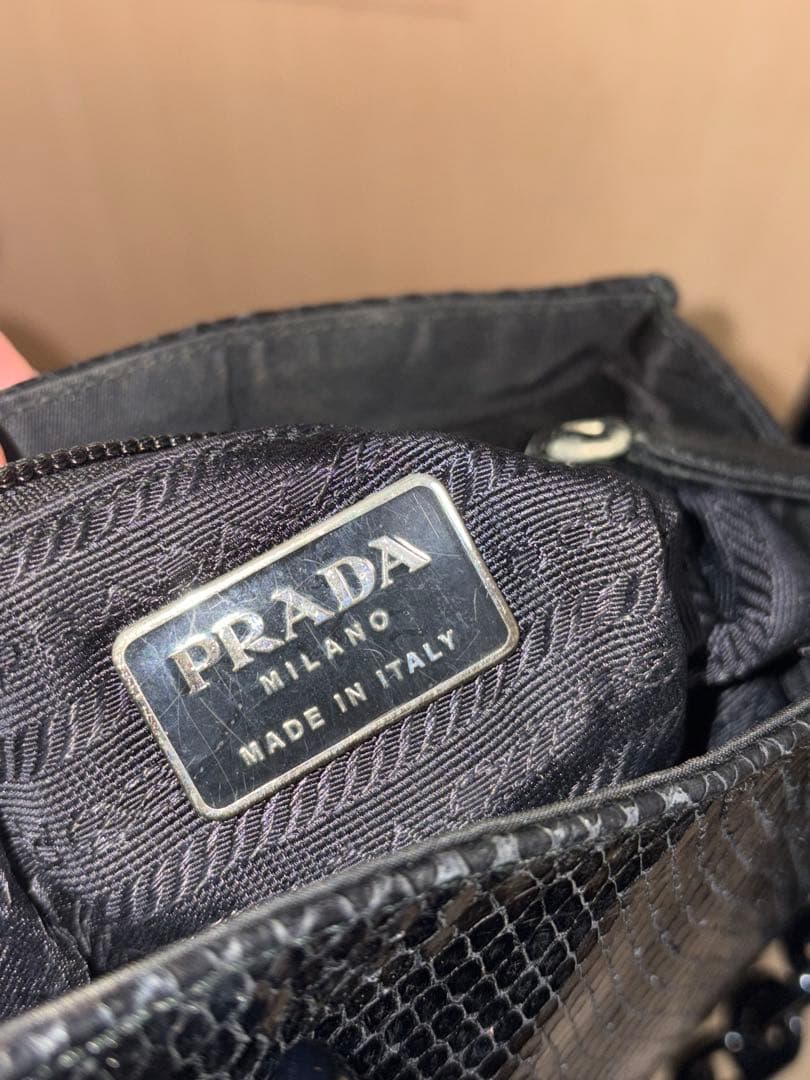 プラダ　チェーン　バッグ