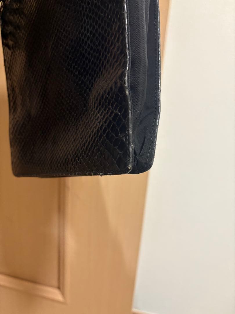 プラダ　チェーン　バッグ