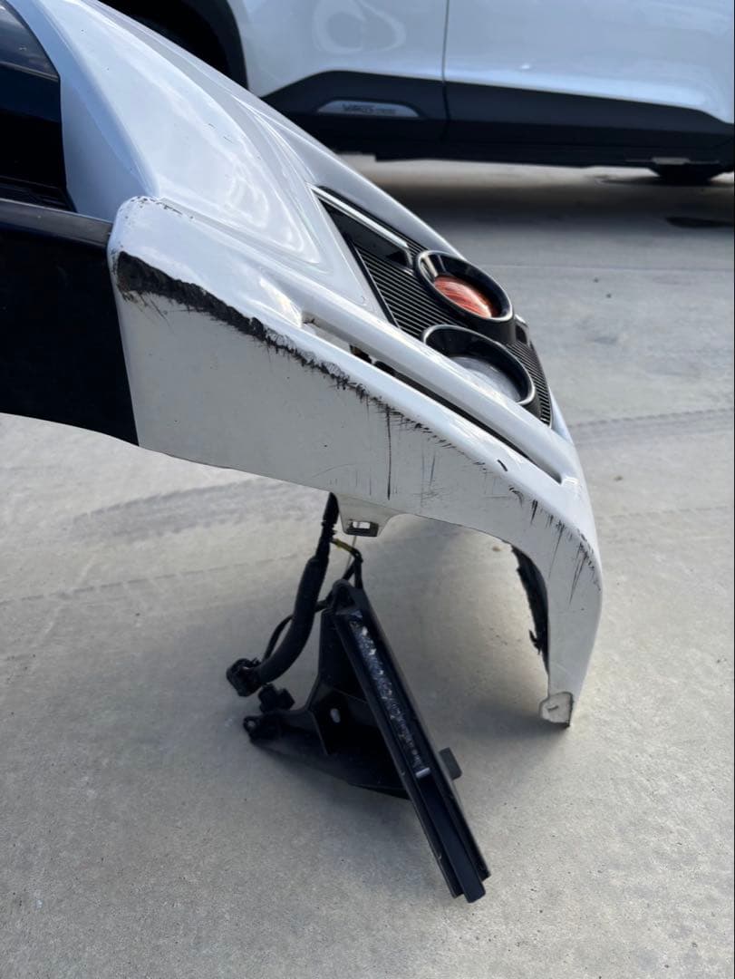 30プリウス　g.s フロントバンパー カラー:040