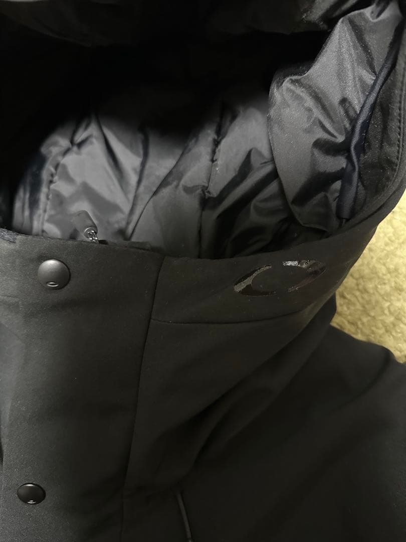 OAKLEY ブラックジャケットパウダーガード・フード付き