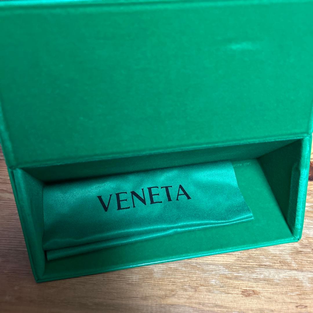 T*a様 BOTTEGA VENETA サングラス BV1191S オーバル型