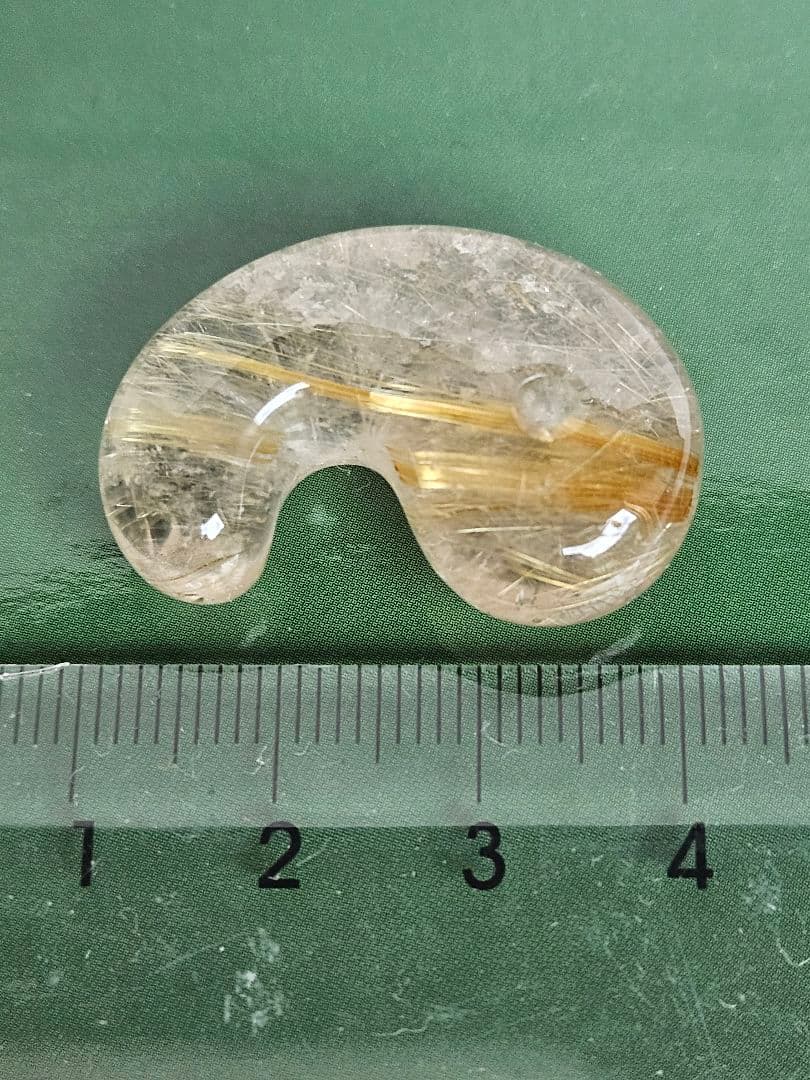 ゴールデン ルチル Q 勾玉