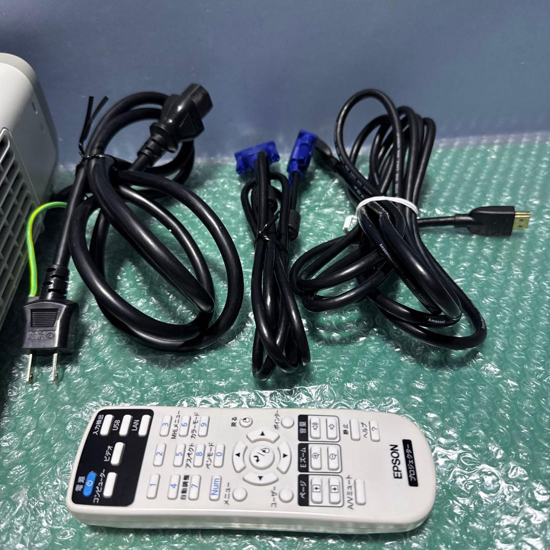 EPSON 超単焦点　プロジェクター　EB-536WT