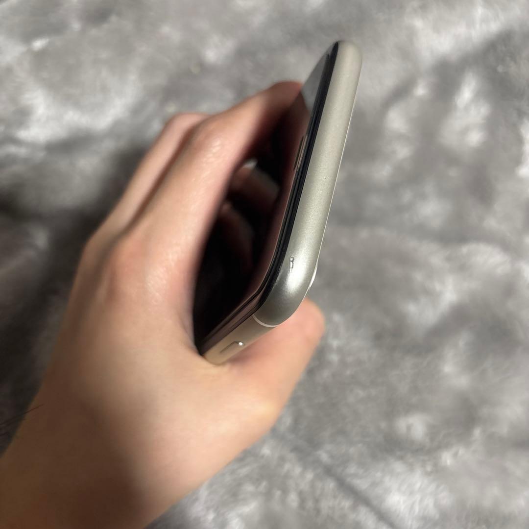 Apple iPhone 11 ホワイト SIMフリー