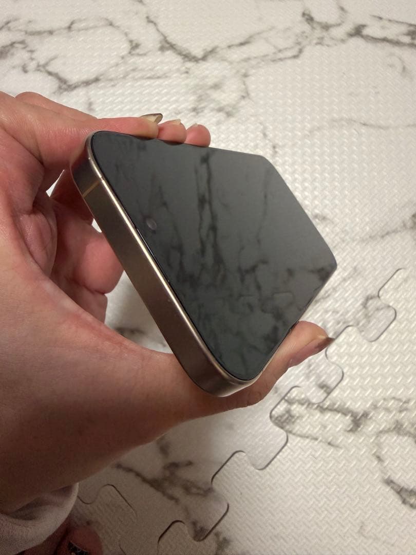 iPhone 16 Pro 本体 256GB デザートチタニウム