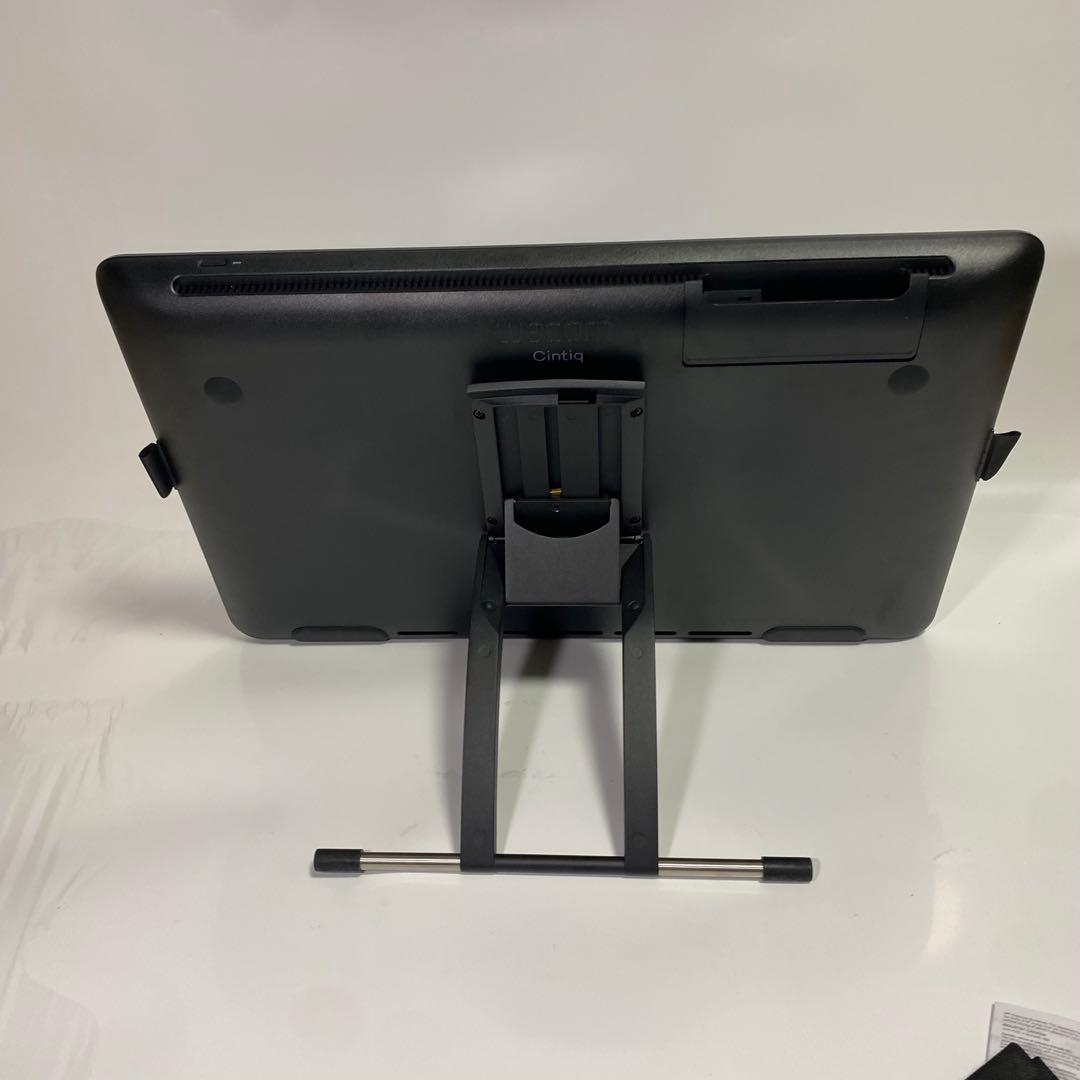 美品WACOM Cintiq22 DTK2260K0D 21.5型液晶タブレット