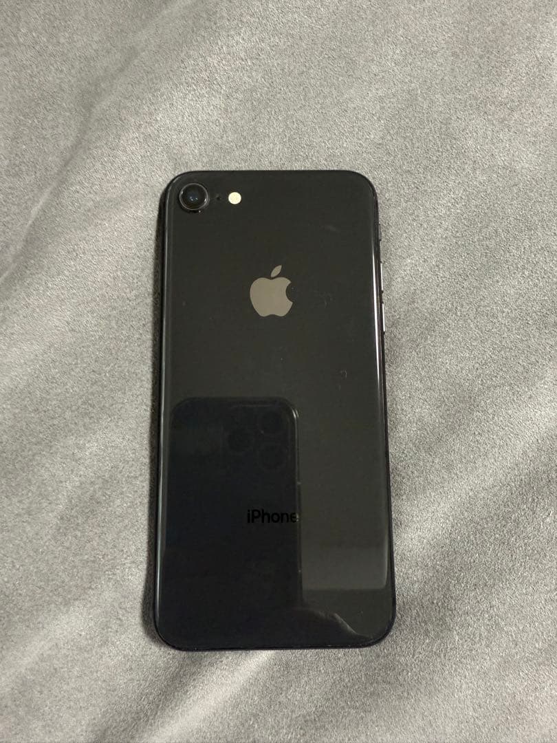 Apple iPhone 8ブラック 本体