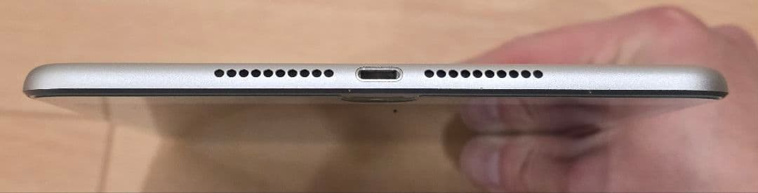 【美品】iPad mini 第5世代 シルバー Wi-Fi+cellular