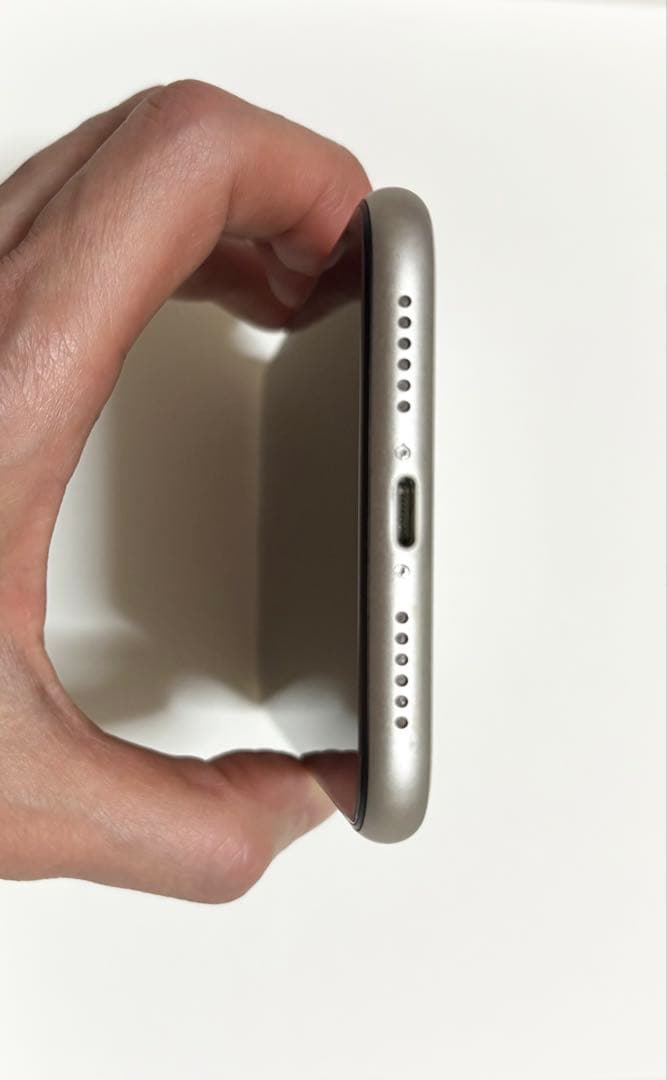 iPhone11、ホワイト、SIMロック解除済み、付属品、箱付き