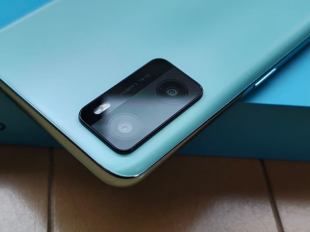 OPPO A55s 5G　グリーン