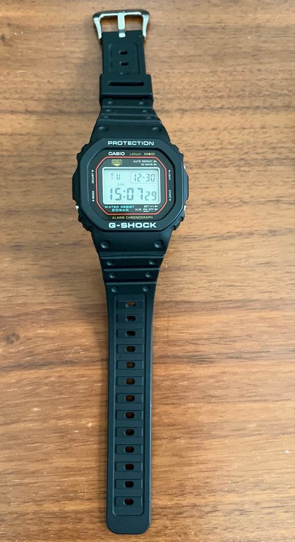 初代G-SHOCK 復刻モデル　DW-5000R-1AJF