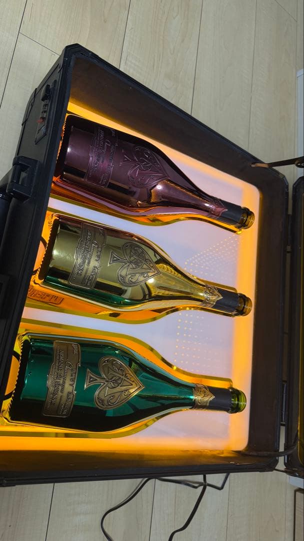 アルマンド ケース ディスプレイ アタッシュ ライト シャンパン LED