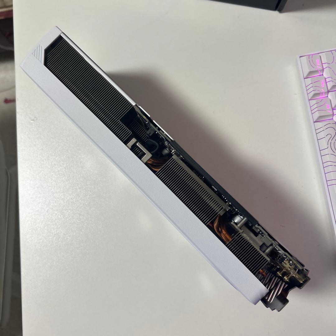 グラフィックボード・グラボ・ビデオカード GIGABYTE GEFORCE RTX 4060ti 8GB Aero OC