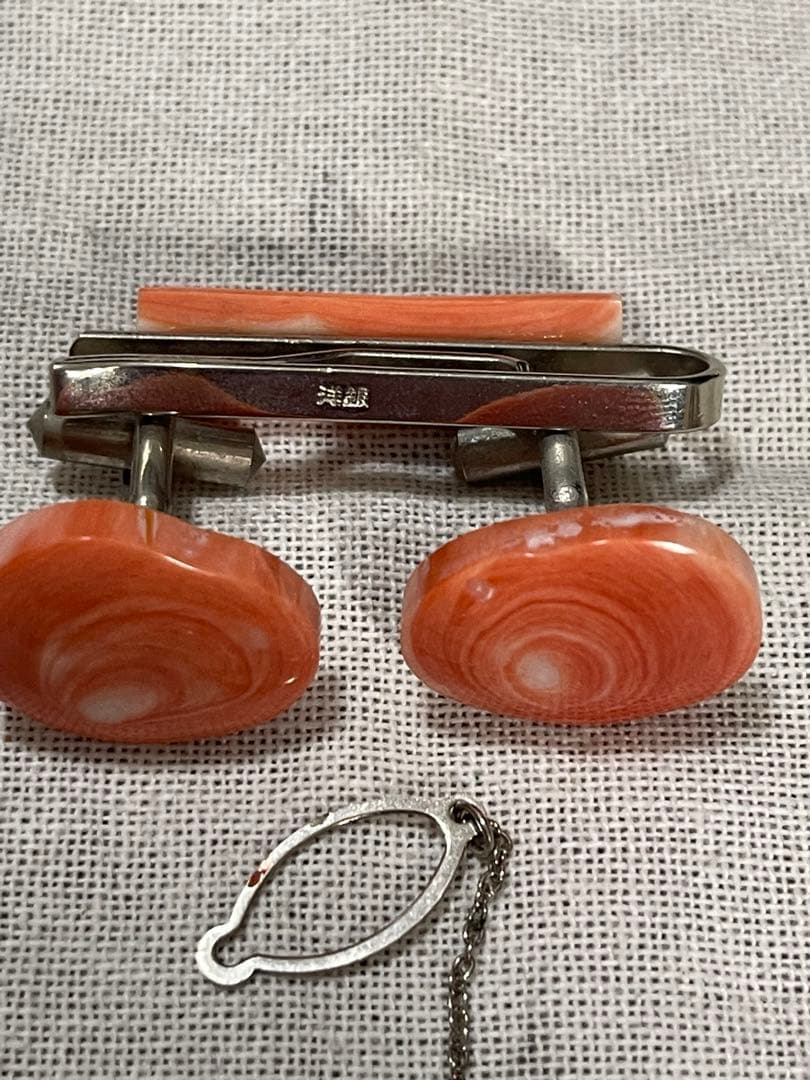 珊瑚？珊瑚風？洋銀 カフスボタンとネクタイピンセット
