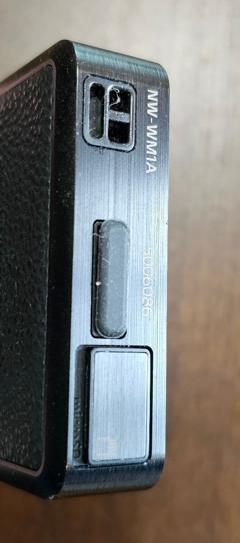 【バッテリー交換済中古美品】SONYウォークマンNW-WM1Aケース、リモコン付