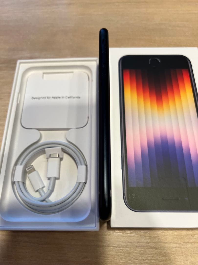 M*読様 キズ無し美品！Apple iPhone SE (第3世代) 64GB