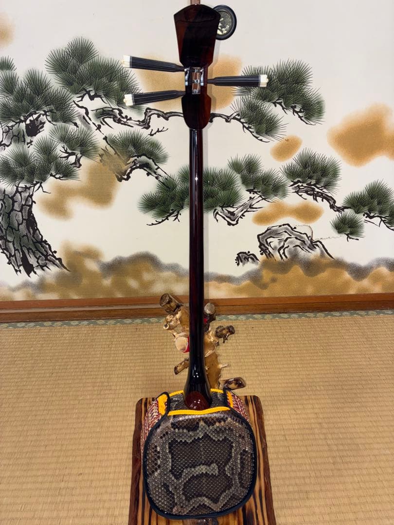 沖縄三線！黒木！上質黒檀！ユナー型 ！本蛇皮　本張り【一枚張り】