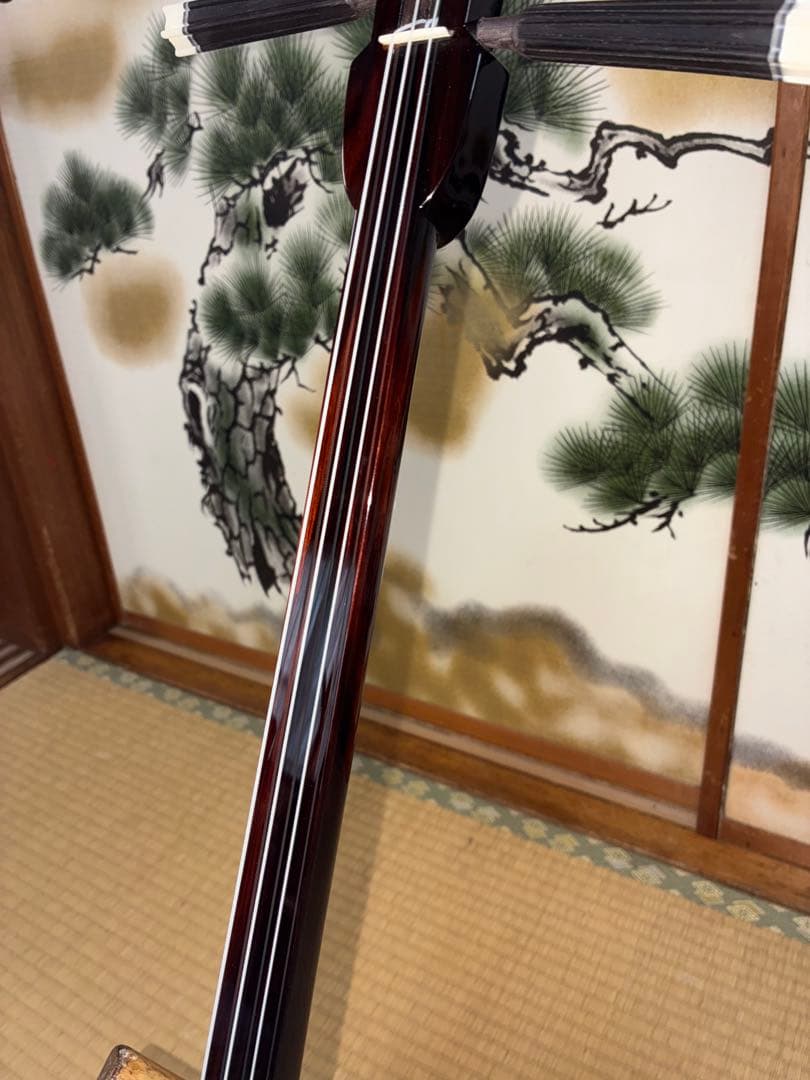 沖縄三線！黒木！上質黒檀！ユナー型 ！本蛇皮　本張り【一枚張り】