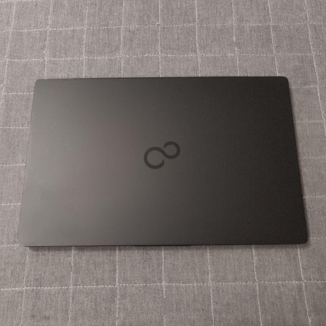 日本製 超軽量 美品 Fujitsu 爆速 11世代i7 16GB 512GB