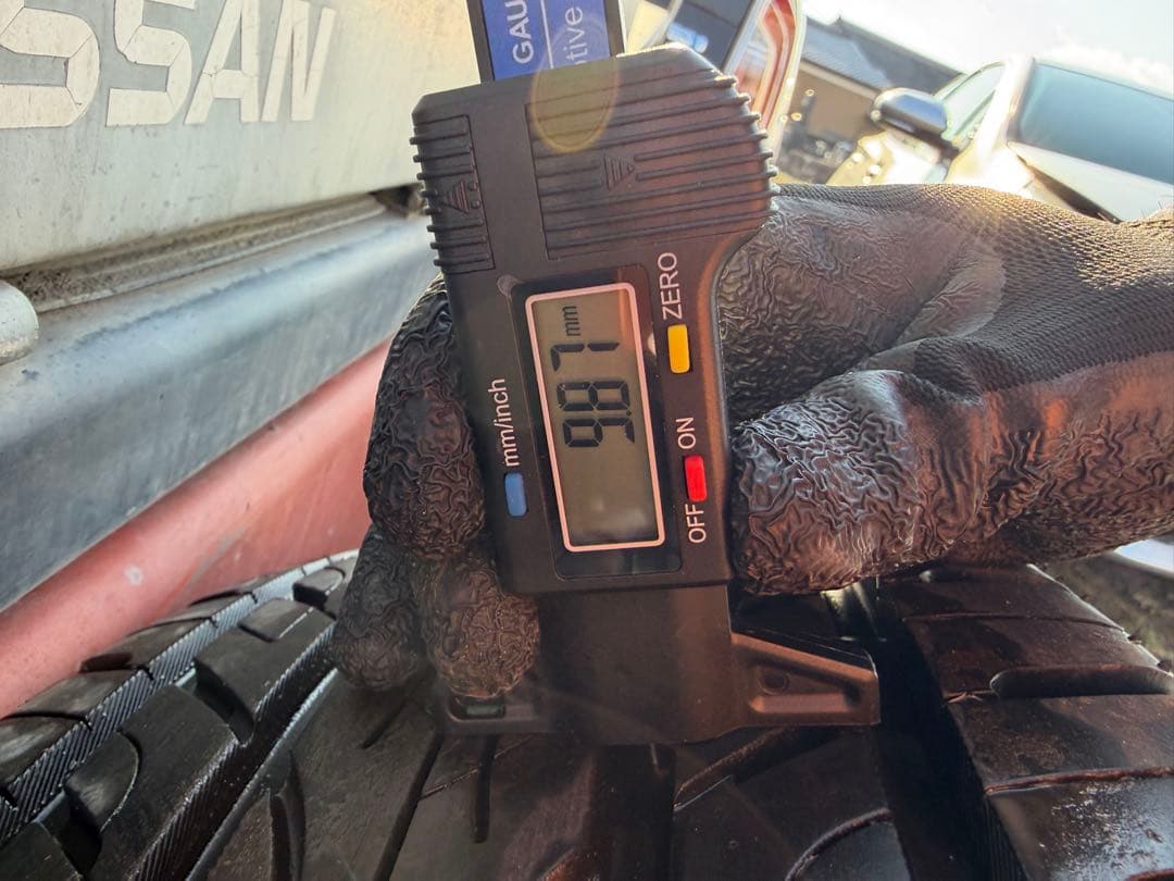 レクサスのタイヤサイズ245/45/R19