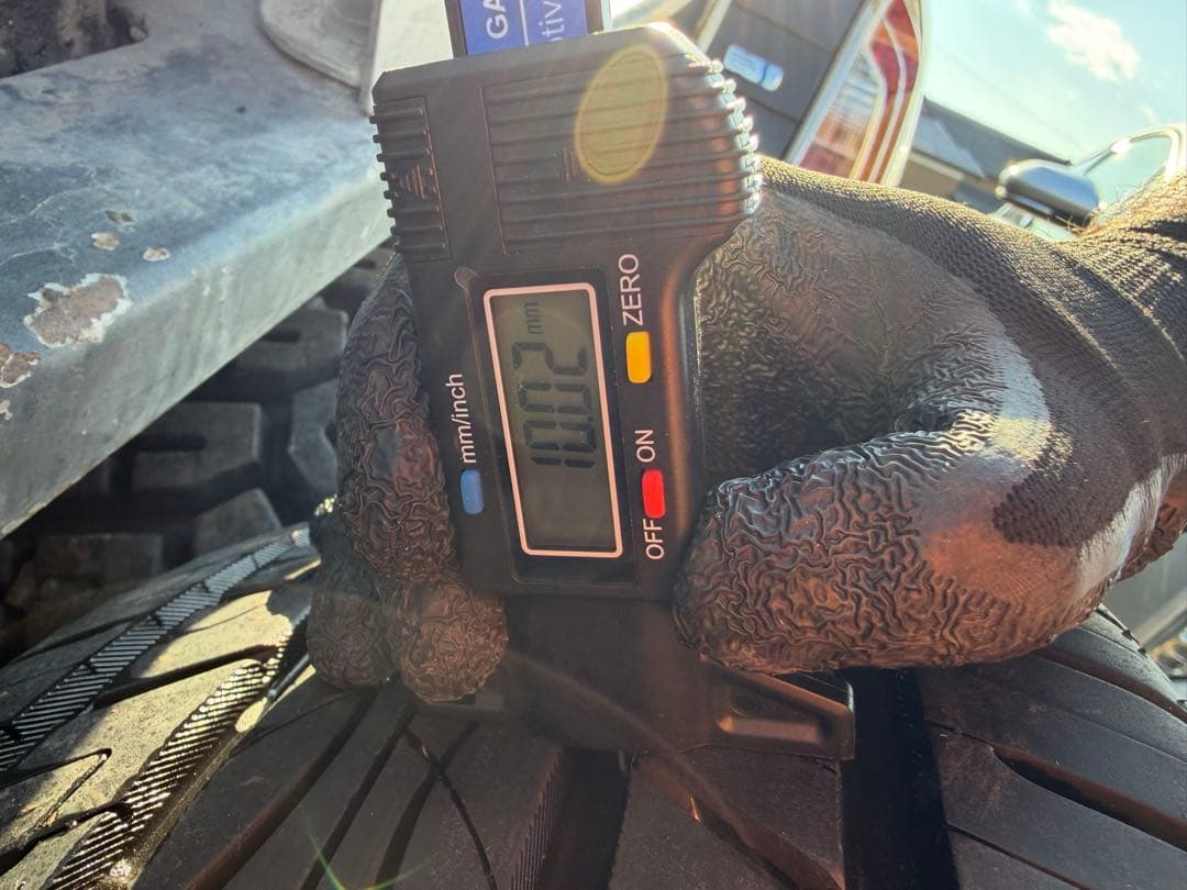 レクサスのタイヤサイズ245/45/R19