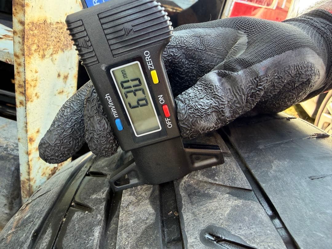 レクサスのタイヤサイズ245/45/R19