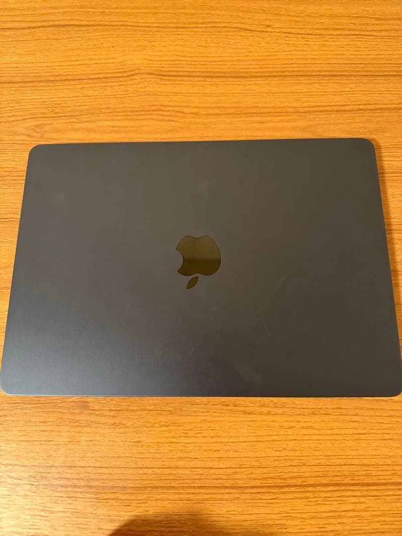 Apple MacBook M2 2022 本体