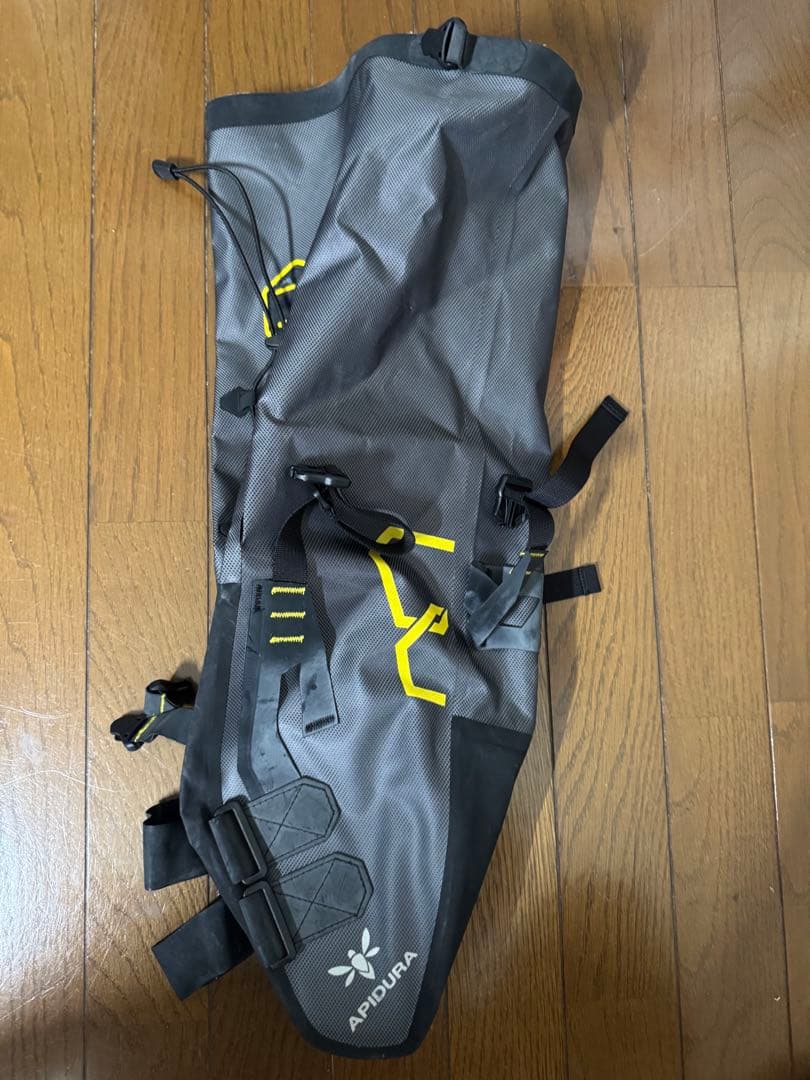 APIDURA ドライ（Expedition）ミドルサドルバック14リットル