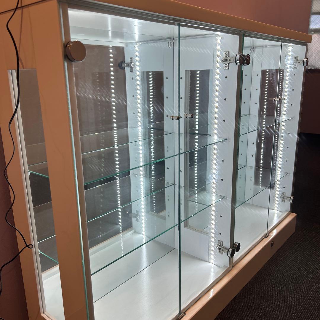 アトラスショーケース、 ホワイトガラスディスプレイケース 中型