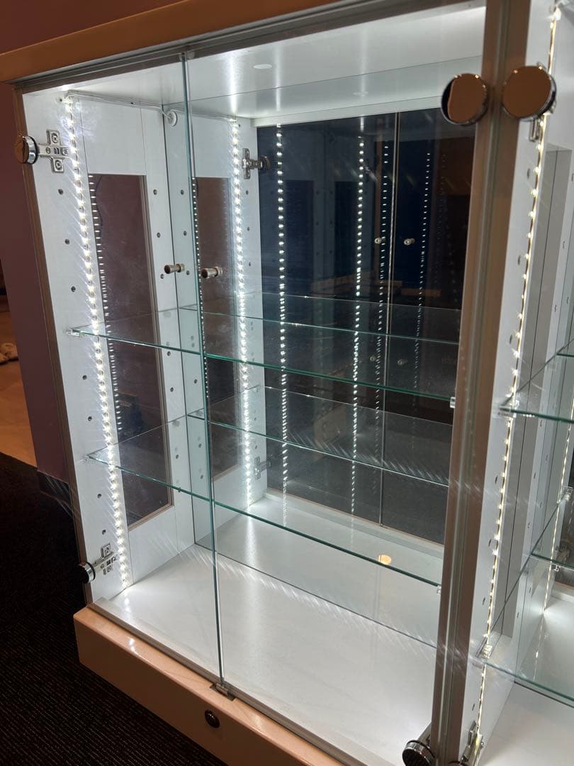 アトラスショーケース、 ホワイトガラスディスプレイケース 中型