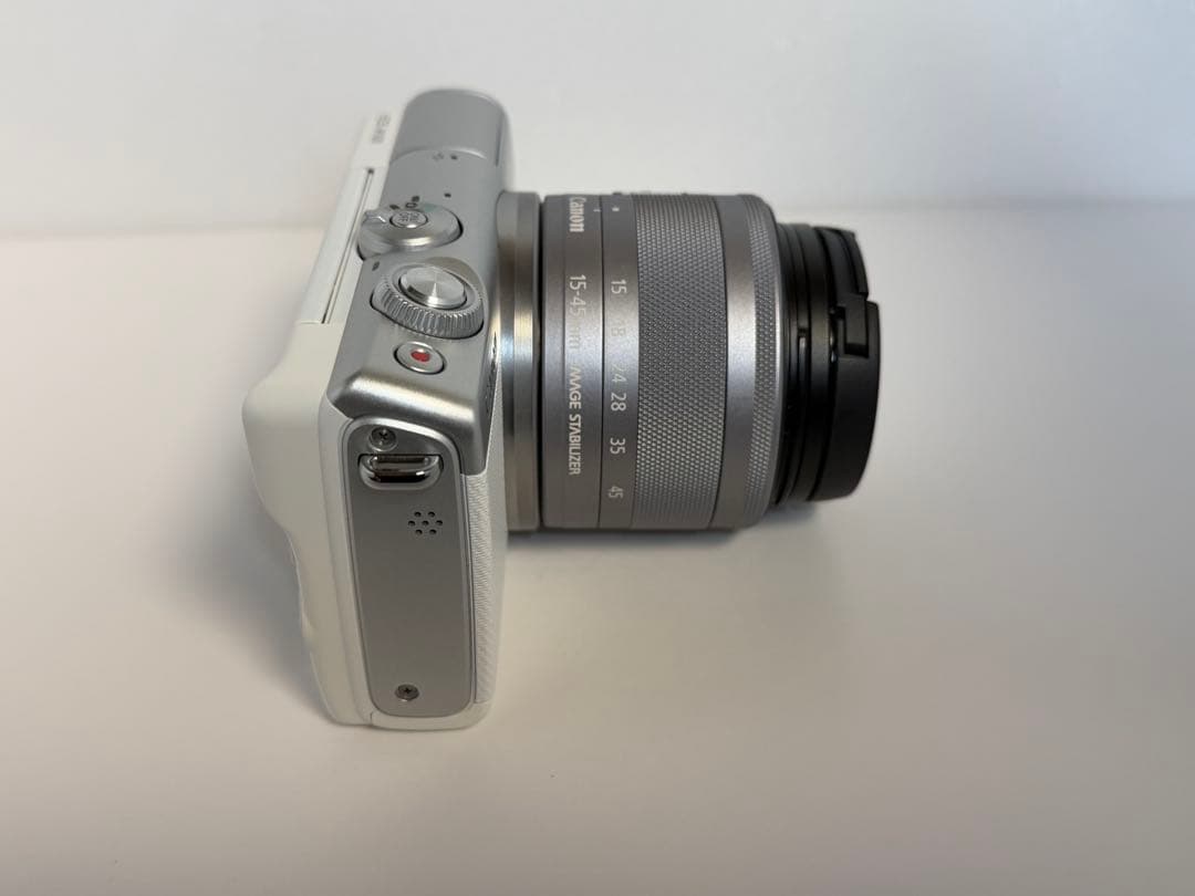 Canon EOS M100 ミラーレス一眼　ダブルズームキット　ホワイト