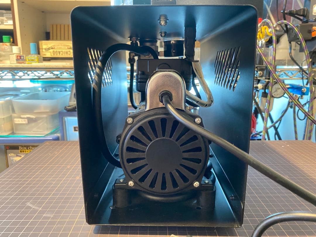 アネスト岩田　is-875 コンプレッサー　模型制作　塗装